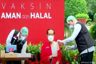 Jokowi Dapat Suntikan Kedua Vaksin COVID-19