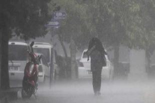 BMKG: Hujan Lebat Berpeluang Terjadi di Jakarta Hingga 25 Februari