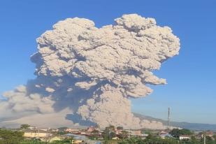 Gunung Sinabung Meletus, Guguran Awan Panas Sampai 4,5 Kilometer