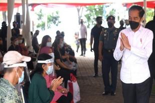 Jokowi: Jakarta dan Sekitarnya Vaksinasi 100.000 Orang Per Hari