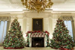 Hiasan Natal Gedung Putih Angkat Tema “Hadiah dari Hati”
