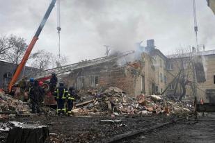 Mata-mata Ukraina Ledakkan Jalur Kereta Api Rusia di Siberia
