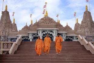 PM India Kunjungi Kuil Hindu Pertama Yang Dibangun di UEA