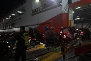 Arus Balik, Polda Banten Beri Pengawalan Pemudik Sepeda Motor dari Pelabuhan