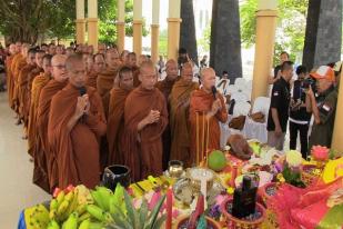 Para Bhiku Thudong dari Thailand Ikuti Perayaan Waisak di Borobudur