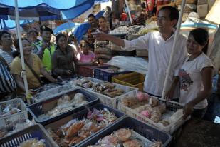 Jokowi Blusukan ke Pasar Gianyar