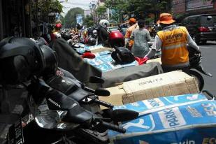 Parkir Pinggir Jalan Picu Kemacetan di Yogyakarta