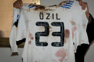 Mesut Oezil Donasikan Bonus Piala Dunia untuk Palestina