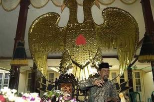 Usia 79 Tahun, Sultan Ternate Anggota MPR Tertua