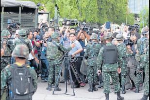 Militer Thailand Ancam Blokir Media Sosial