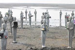 Patung-patung Mengenang Korban Lumpur Lapindo
