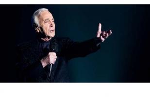 Penyanyi Lanjut Usia Charles Aznavour Memukau London