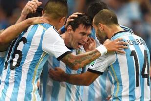 Argentina Bungkam Debutan Piala Dunia 2-1
