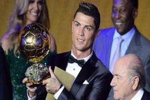 Cristiano Ronaldo Menangi FIFA Ballon d Or