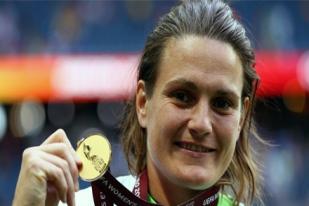 Nadine Agerer Sempat Tak Percaya Raih Pemain Terbaik Wanita FIFA 2013