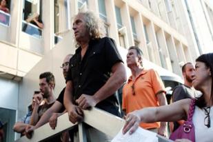 Yunani Tutup Perusahaan Media, 2600 Jurnalis Mengganggur