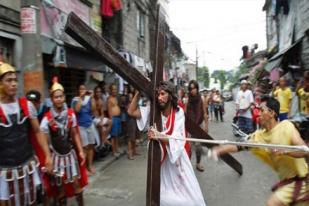 Ritual Penyaliban Sungguhan di Filipina