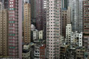Kehidupan Kumuh di Sebuah Apartemen di Hongkong