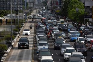 Mobil Pribadi Masuk Jalur Transjakarta