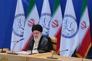 Ayatollah Khamenei Dukung Perdamaian Nuklir dengan Barat
