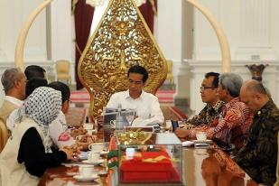 Jokowi Pilih Kata Alhamdulillah untuk Kicauan Perdana di Twitter