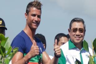 Cristiano Ronaldo Tanam Bakau di Bali