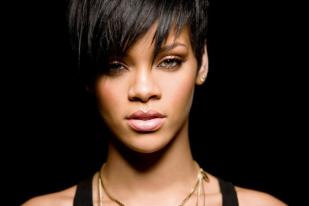 Rihanna Sumbang Rp 1,6 Miliar untuk Penelitian AIDS