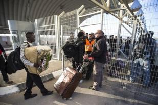 Israel Perintahkan Penutupan Kamp Penahanan Imigran
