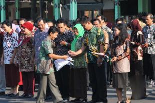 Hari Ini Hari Batik Nasional, Wajib Pakai Batik