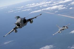 Dua Sukhoi TNI AU Paksa Turun Pesawat Australia 