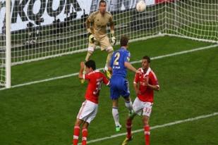 Tandukan Brainslav Ivanovic Hantarkan Chelsea Juara Piala Eropa