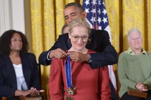 Obama Ungkapkan Perasaan Cintanya kepada Meryl Streep