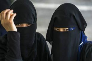 Parlemen Ibu Kota Xinjiang Larang Pemakaian Burqa