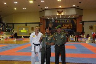 Panglima Buka Kejurnas Karate Piala Panglima TNI III