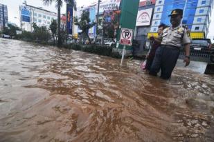 Banjir, Sejumlah Jalan di Kelapa Gading Tak Bisa Dilalui