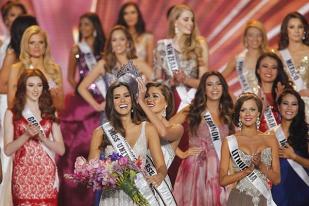 Miss Kolombia Raih Miss Universe 2015 Secara Kontroversial