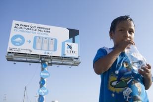Papan Iklan Penghasil Air Bersih di Lima, Peru