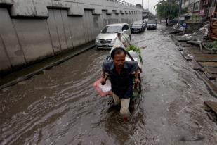 Banjir dan Macet Kepung Jakarta Pagi Ini
