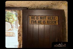 Bagaimana Kubur Yesus Dimeteraikan?