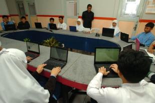  64 Sekolah Dipilih untuk UN Online