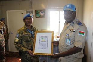 Komandan Sektor Barat Tinjau Pasukan Indonesia di Darfur