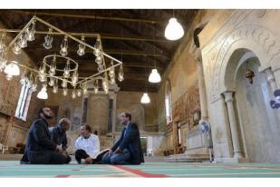 Pameran Seni Biennale: Masjid di dalam Gereja
