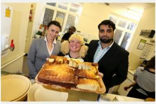 Muslim dan Yahudi Inggris Kompak Dirikan Dapur Umum Gratis