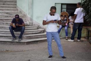 Kuba Buka Akses Internet Nasional