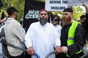 Ulama Radikal Inggris Diadili karena Berkhotbah Dukung ISIS