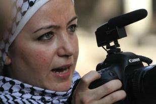 Berkat Keberaniannya, Wartawan Perempuan Suriah Dapat Penghargaan