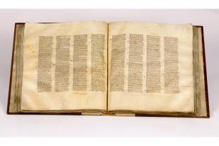 Alkitab Tertua di Dunia Akhirnya akan Dipamerkan