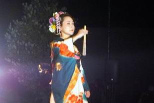 Rina Takahashi Pukau Penonton Jogja International Street Performance