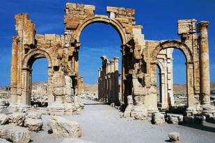 ISIS Hancurkan Arch of Triumph di Palmyra Suriah