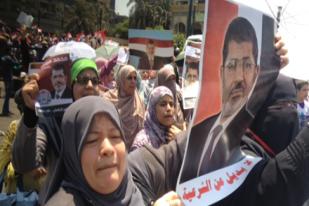 Pendukung Morsi di Kairo Tolak Kudeta Militer